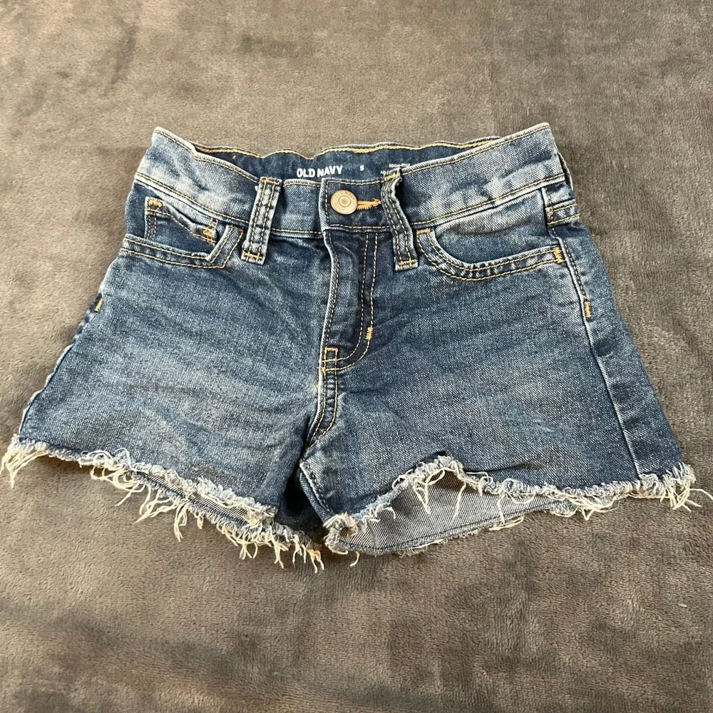 Old Navy Denim Shorts Girls Size 5 High-Rise Adjustable Waist Frayed Hem Blue